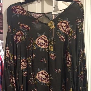 Bell-Sleeve Floral Flowy Dress